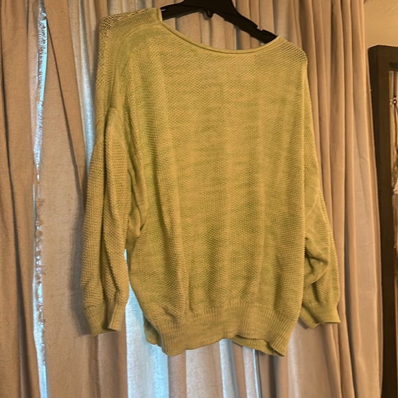 Spring sweater! - Picture 2 of 4